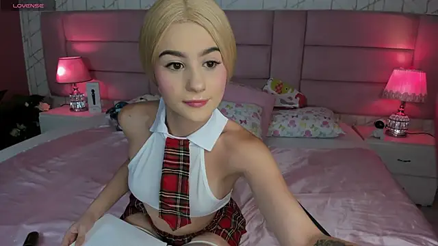 Snapshot of ChloeLaurentt chatting on 05.01.26 ChloeLaurentt online show from 05.01.26
