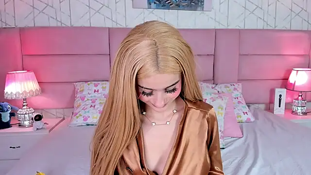 Snapshot of ChloeLaurentt chatting on 05.17.26 ChloeLaurentt online show from 05.17.26