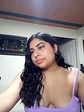 Snapshot of TifanieJones chatting on 10.24.25 TifanieJones online show from 10.24.25