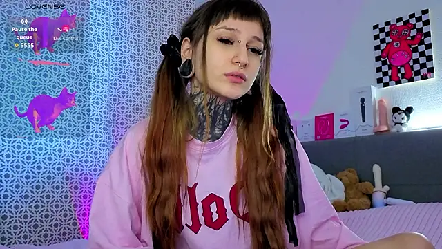 LilithPoison online show from 02.14.26