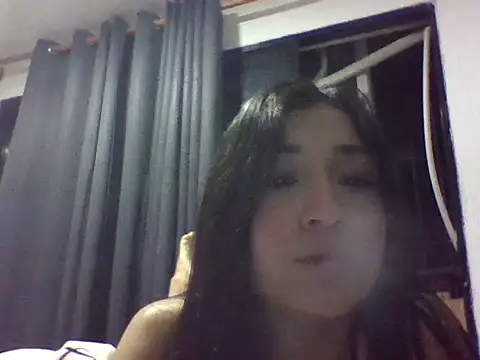 Snapshot of Sasha_Blaze_ chatting on 11.21.25 Sasha Blaze online show from 11.21.25