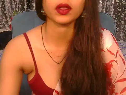 Snapshot of alaviya-19 chatting on 10.19.25 alaviya-19 online show from 10.19.25
