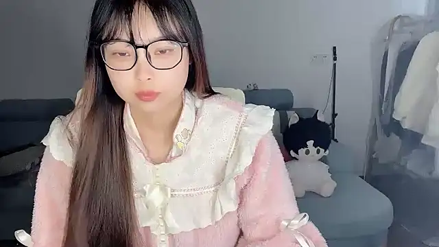 Snapshot of Akong11 chatting on 03.17.26 Akong11 online show from 03.17.26