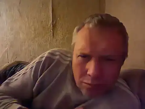 evulis1 online show from 10.10.25