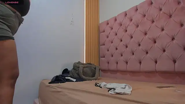 Dakota  Luxx00 online show from 09.17.25