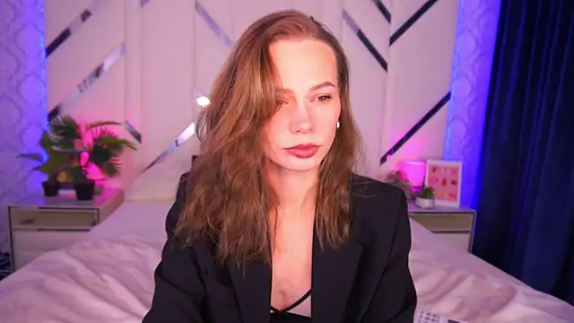 ShyySiren online show from 11.08.25