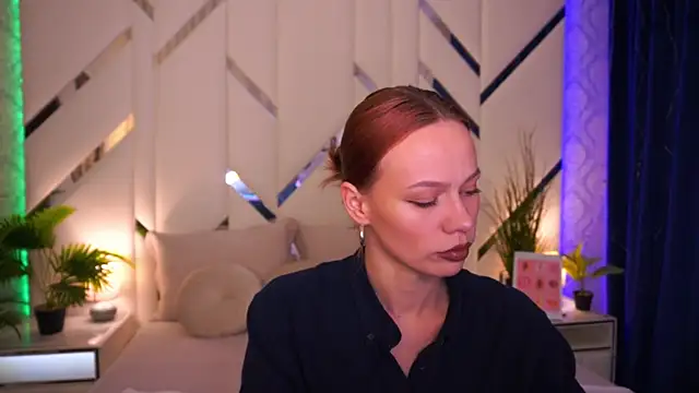 ShyySiren online show from 02.25.26