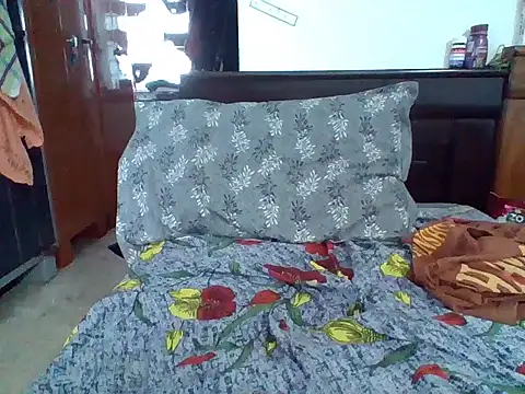 Snapshot of vikranthLong chatting on 09.17.25 vikranthLong online show from 09.17.25