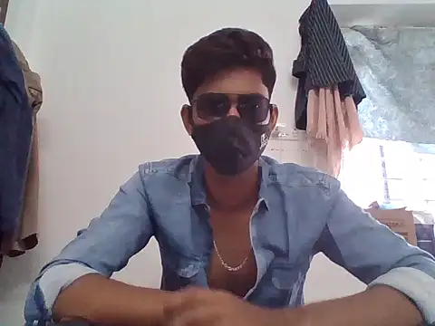 Snapshot of vikranthLong chatting on 09.24.25 vikranthLong online show from 09.24.25