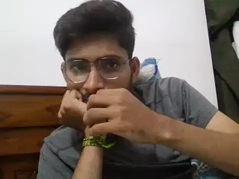 Snapshot of vikranthLong chatting on 10.01.25 vikranthLong online show from 10.01.25