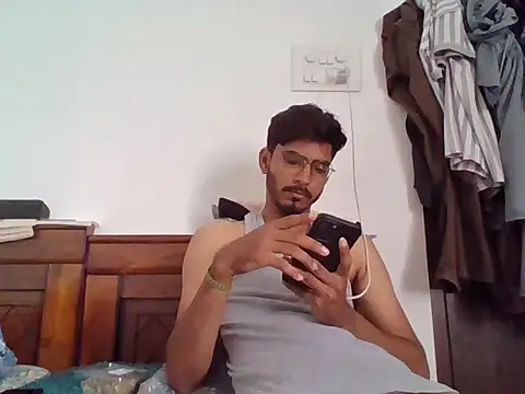 Snapshot of vikranthLong chatting on 10.17.25 vikranthLong online show from 10.17.25