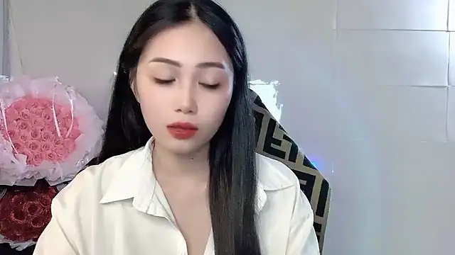 Snapshot of Lyly4757 chatting on 10.28.25 Lyly4757 online show from 10.28.25