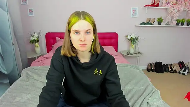 SabrinaRayX online show from 04.28.26