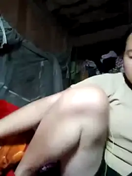 Snapshot of emilyzz chatting on 04.26.26 emilyzz online show from 04.26.26