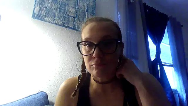 Snapshot of Ariasweetaspie chatting on 10.09.25 Ariasweetaspie online show from 10.09.25