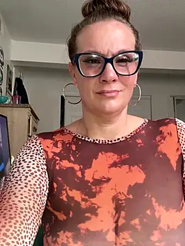 Ariasweetaspie online show from 11.26.25