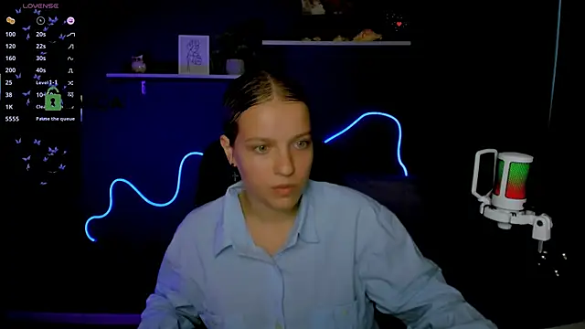 Snapshot of kaela_spell_ chatting on 10.10.25 kaela spell online show from 10.10.25