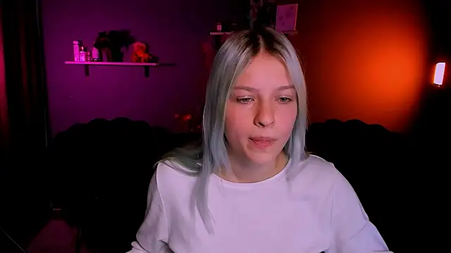 Snapshot of kaela_spell_ chatting on 10.17.25 kaela spell online show from 10.17.25