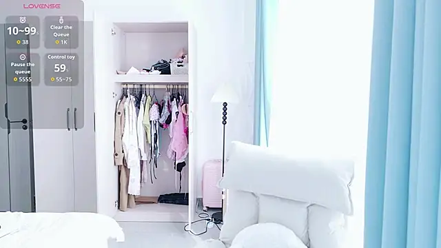 Snapshot of schoolgirl-nurse chatting on 11.14.25 schoolgirl-nurse online show from 11.14.25