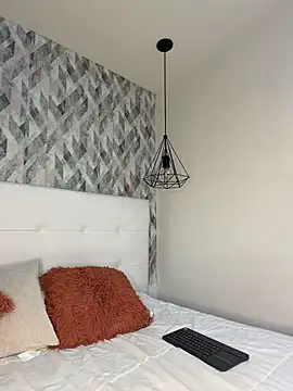 krisstenSantos online show from 02.19.26