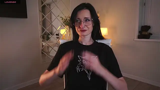 DarcyAspacio online show from 09.24.25