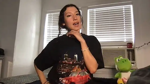 Snapshot of yoursweetestlilly chatting on 04.01.26 yoursweetestlilly online show from 04.01.26