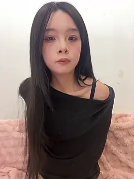 qiqi x online show from 12.02.25