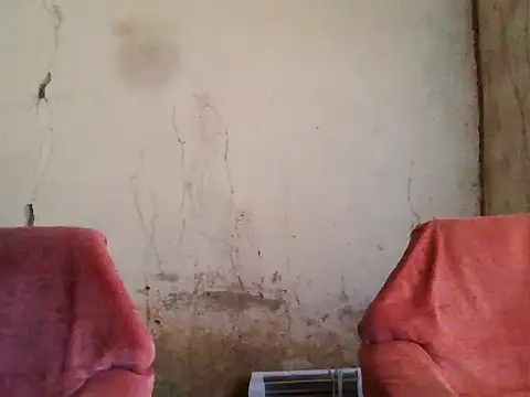 Snapshot of Bustyass93 chatting on 12.17.25 Bustyass93 online show from 12.17.25