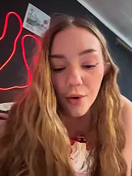 MilaMoone online show from 04.01.26