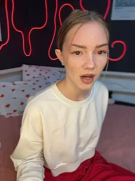 MilaMoone online show from 04.09.26