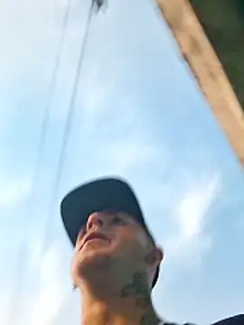 Snapshot of Bottz777 chatting on 11.04.25 Bottz777 online show from 11.04.25