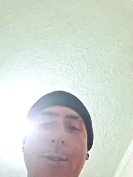 Snapshot of Bottz777 chatting on 11.08.25 Bottz777 online show from 11.08.25