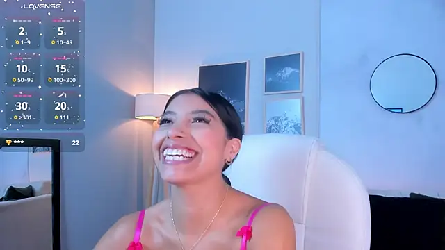 Tiffany Low online show from 12.03.25