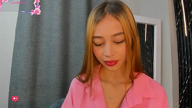 Snapshot of Naomi_Rousse chatting on 05.04.26 Naomi Rousse online show from 05.04.26