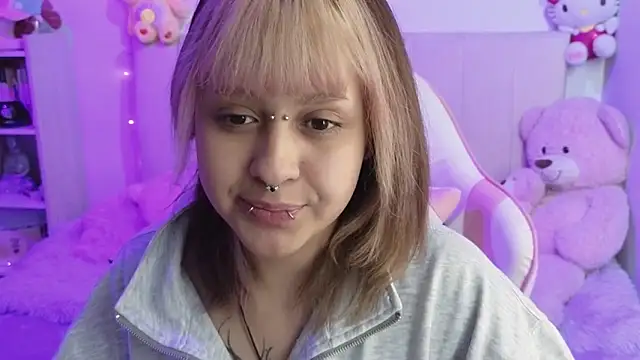 Snapshot of NekoWaifu chatting on 05.11.26 NekoWaifu online show from 05.11.26