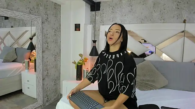 Snapshot of Megan-8 chatting on 10.14.25 Megan-8 online show from 10.14.25