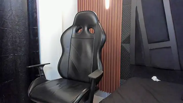 Hanna Marshall  online show from 09.21.25