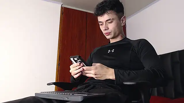 Snapshot of jaico_santos chatting on 11.05.25 jaico santos online show from 11.05.25