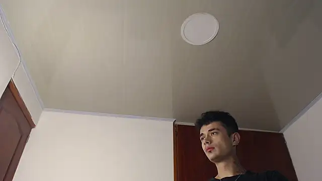 Snapshot of jaico_santos chatting on 11.13.25 jaico santos online show from 11.13.25