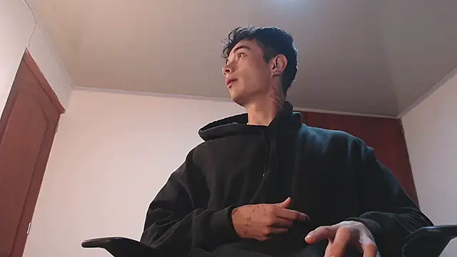 Snapshot of jaico_santos chatting on 11.27.25 jaico santos online show from 11.27.25