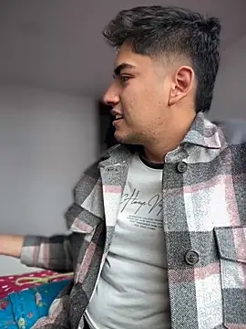 Snapshot of tomy_hot20 chatting on 09.23.25 tomy hot20 online show from 09.23.25