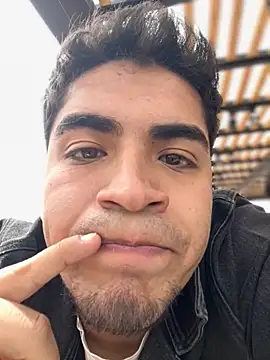 Snapshot of tomy_hot20 chatting on 10.26.25 tomy hot20 online show from 10.26.25