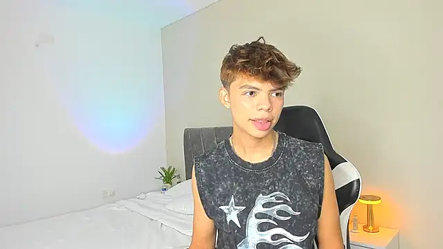 Zacktorres  online show from 12.17.25