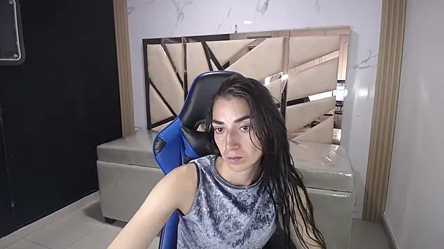 Maily a  online show from 12.23.25