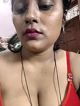 Snapshot of Jasmine_Januja chatting on 05.12.26 Jasmine Januja online show from 05.12.26