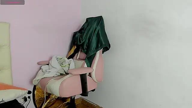 Yuni kim online show from 11.24.25