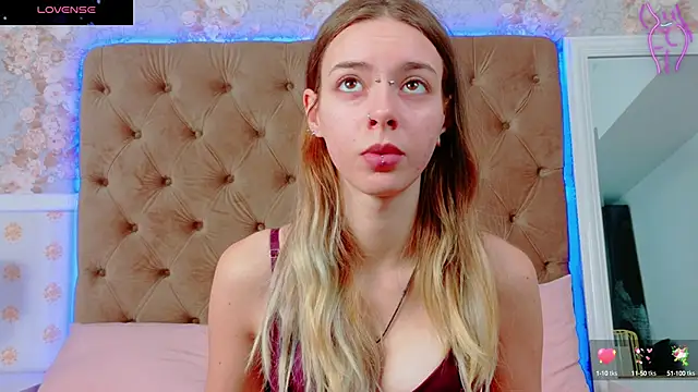 Snapshot of CoraVex chatting on 10.24.25 CoraVex online show from 10.24.25