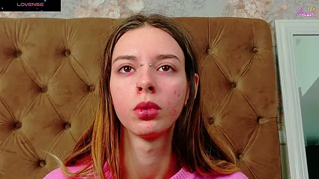 Snapshot of CoraVex chatting on 01.08.26 CoraVex online show from 01.08.26