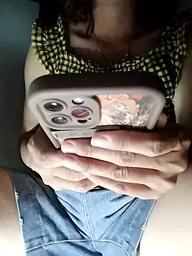 Poppy-y online show from 09.28.25