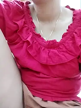 Poppy-y online show from 10.14.25